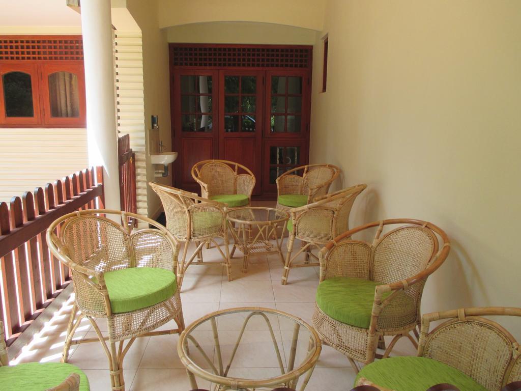 Alfred Colonial Bungalow & Spice Garden Kobbekaduwa Rum bild